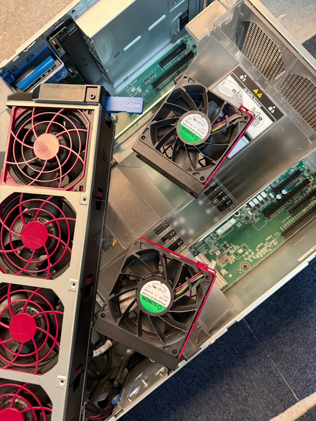 Ventilateurs et déflecteur d'air